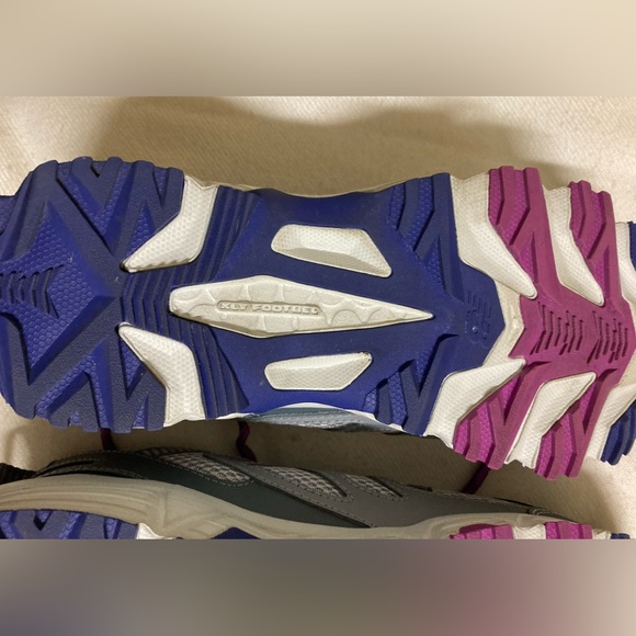 Womens New Balance 410 Trail Running Shoes (10) - Picture 7 of 11